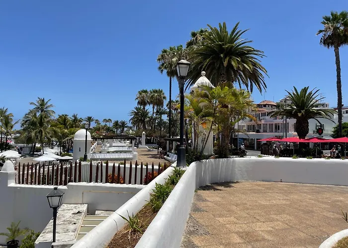 Club By Grupo Compostelana 3 *